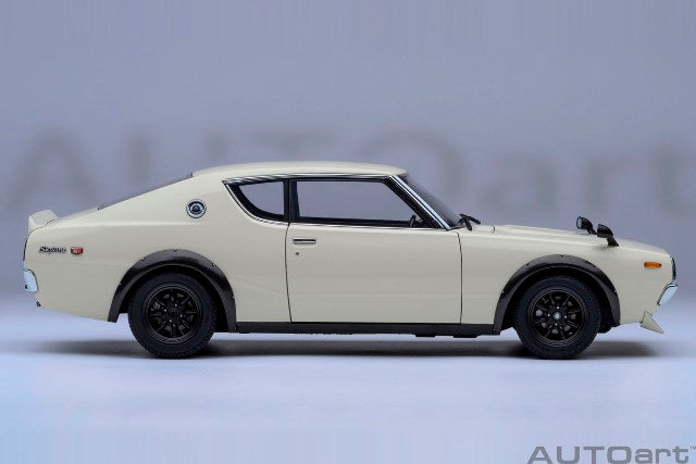 [ Pre-order ] 77467 AUTOart 1:18 Nissan Skyline 2000GT-R (KPGC110) Tuned Version White