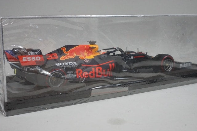 1:18 SPARK 18S609 Red Bull Racing Honda RB16B Abu Dhabi GP 2021 Winner #33