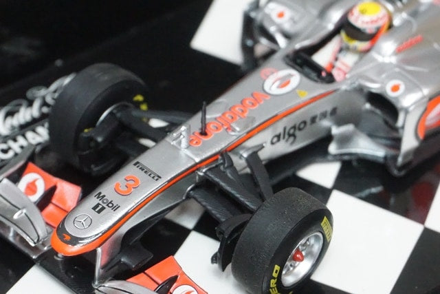 1:43 MINICHAMPS 530114373 Vodafone McLaren Mercedes Show Car 2011 #3 L. Hamilton