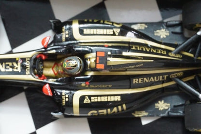 1:43 MINICHAMPS 410110109 Lotus Renault GP R31 Malaysian GP 2011 #9 N. Heidfeld