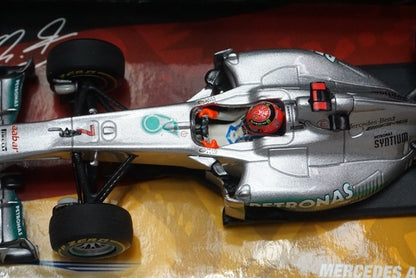 1:43 MINICHAMPS 413120177 Mercedes-AMG Petronas F1 Team Show Car 2012 #7 M. Schumacher model car