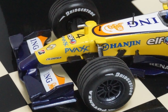 1:43 MINICHAMPS 400070074 Renault F1 Team Show Car 2007 #4 H. Kovalainen model car