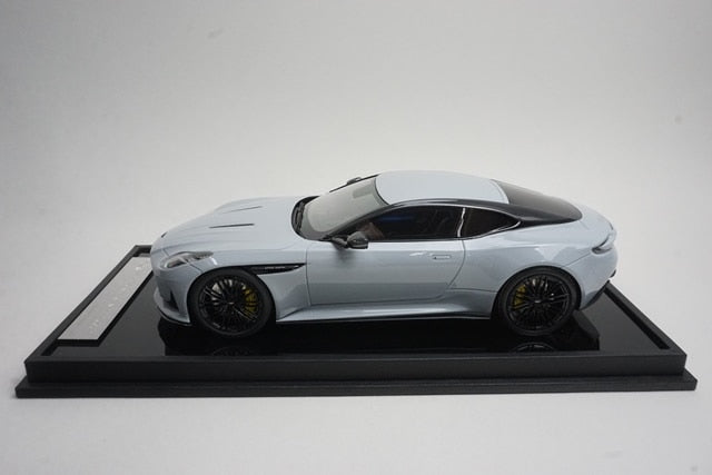 MH027NG MOTORHELIX 1:18 Aston Martin DB12 Coupe Nardo Gray