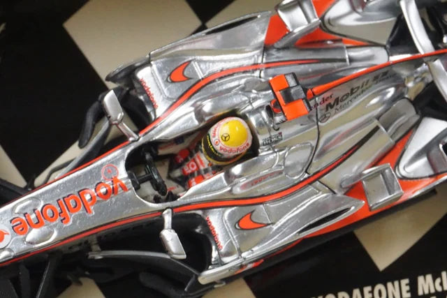 1:43 MINICHAMPS 530084322 Vodafone McLaren Mercedes MP4-23 2008 #22 L. Hamilton model car