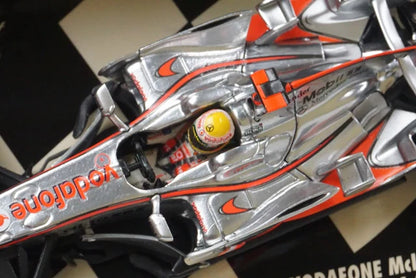 1:43 MINICHAMPS 530084322 Vodafone McLaren Mercedes MP4-23 2008 #22 L. Hamilton model car