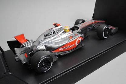 1:18 MINICHAMPS 530091801 Vodafone McLaren Mercedes MP4-24 2009 #1 L. Hamilton model car