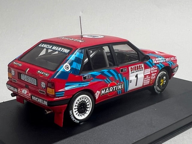 1:43 ixo LCJ010 Lancia Delta HF Integrale 16V Sanremo Rally 1989 #1 M. Biasion model car