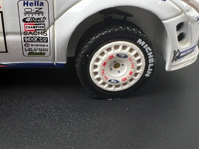 1:43 VITESSE SKM139 Ford Focus WRC SAFARI Rally Kenya 2000 #6 C. Sainz L. Moya model car