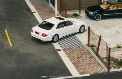 T64G-072-WH Tarmac Works 1:64 Mercedes-Benz S-Class Wald Alabaster White