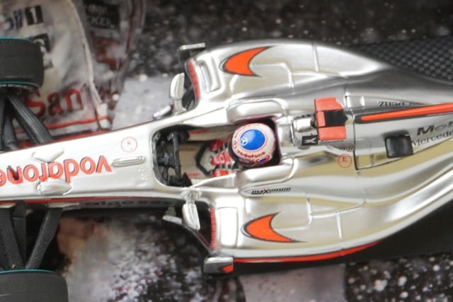 1:43 MINICHAMPS 530104311 Vodafone McLaren Mercedes MP4-25 Australian GP 2010 #1 model car