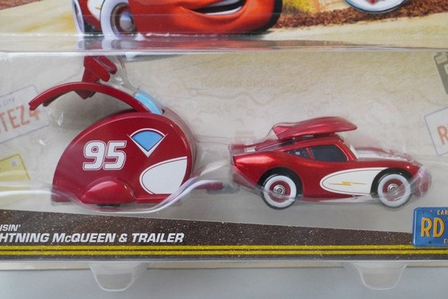 Mattel DPP51 Cars Lightning McQueen and Trailer 2-Car Set Blister Pack model car