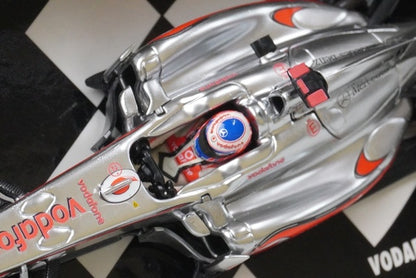 1:43 MINICHAMPS 530114304 Vodafone McLaren Mercedes MP4-26 2011 #4 model car