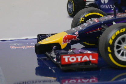 1:43 MINICHAMPS 410140001 Infiniti Red Bull Racing RB10 2014 #1 model car