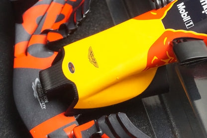 1:18 MINICHAMPS 113170133 Red Bull Racing Australian GP 2017 #33 model car