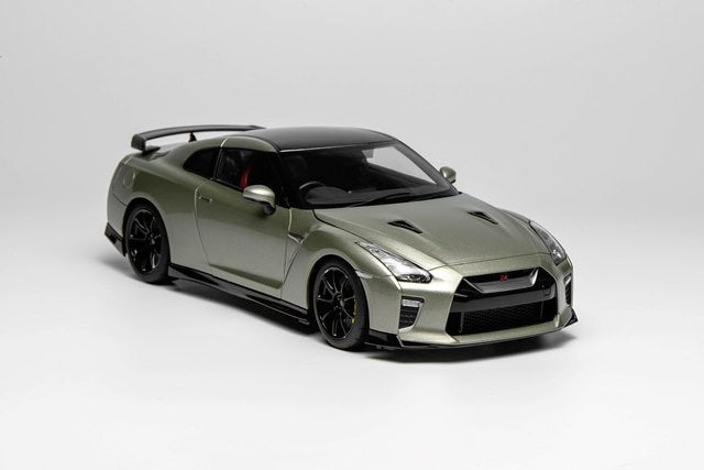M83515 MOTORHELIX 1:18 Scale Nissan GT-R (R35) Track Edition Engineered By NISMO T-Spec 2022 Millennium Jade
