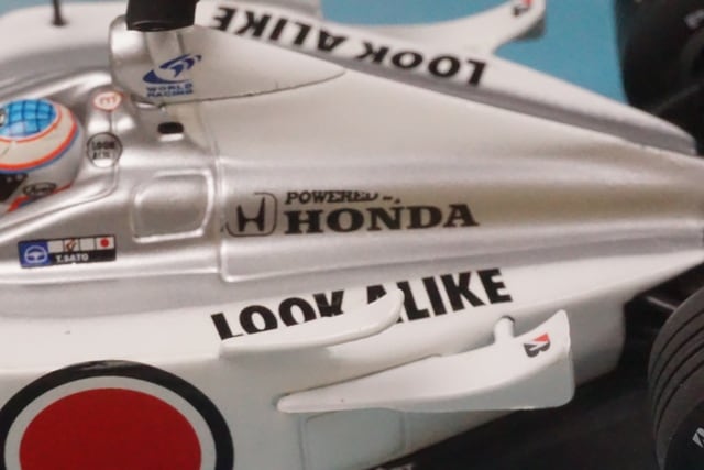 1:43 MINICHAMPS 518004399 BAR Honda 002 Barcelona 2000 Takuma Sato model car