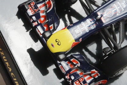1:43 MINICHAMPS 413120301 Red Bull Racing Renault RB8 Suzuka 2012 #1 model car