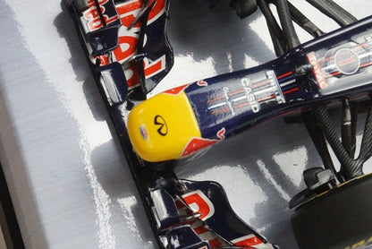 1:43 MINICHAMPS 410120001 Red Bull Racing Renault RB8 2012 #1 model car