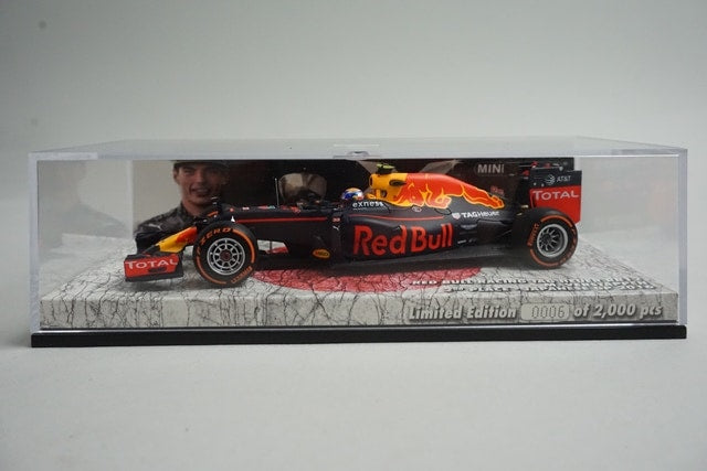 1:43 MINICHAMPS 447161133 Red Bull Racing TAG Heuer RB12 Japanese GP 2016 #33 model car