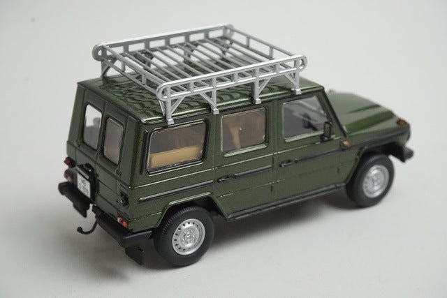 1:43 MINICHAMPS 400038001 Mercedes-Benz 230GE 1980 Green Metallic model car