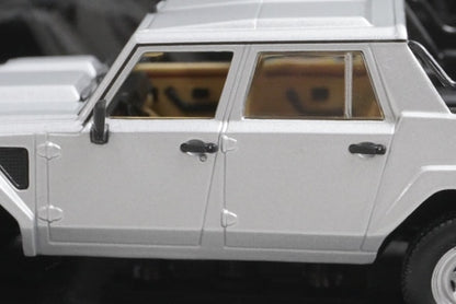 1:43 MINICHAMPS 436103370 Lamborghini LM002 1984 Silver model car