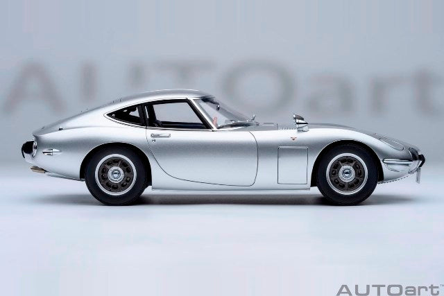 79548 AUTOart 1:18 Toyota 2000GT 1967 Silver model car