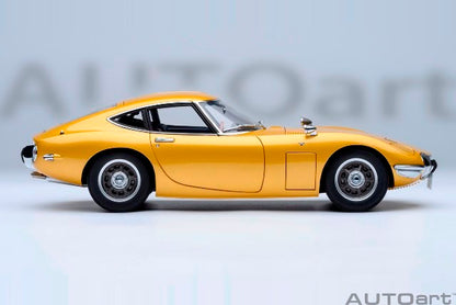 79549 AUTOart 1:18 Toyota 2000GT 1967 Gold model car