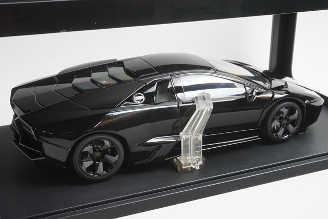 1:18 AUTOart 74592 Lamborghini Reventon Black