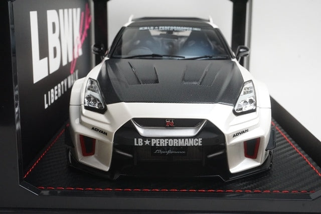 1:18 ignition model IG2358 LB-Silhouette WORKS GT Nissan 35GT-RR White Ms.Chisaki Kato