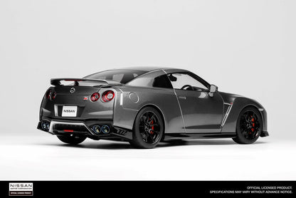 M83507 MOTORHELIX 1:18 Nissan GT-R (R35) Track Edition Engineered By NISMO 2020 Dark Metal Grey