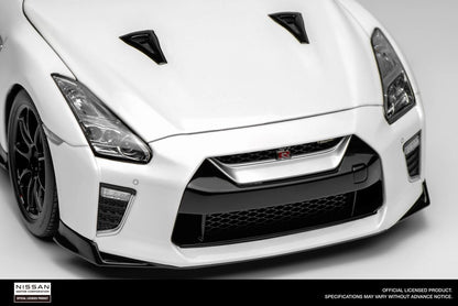 [ Pre-order ] M83518 MOTORHELIX 1:18 Nissan GT-R (R35) Track Edition Engineered By NISMO T-Spec 2022 Brilliant White Pearl