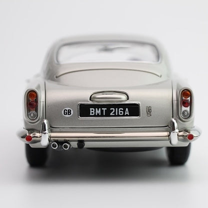 8251033 XiaoGuang MODEL 1:18 Aston Martin DB5 007 / Goldfinger Bond Car model car