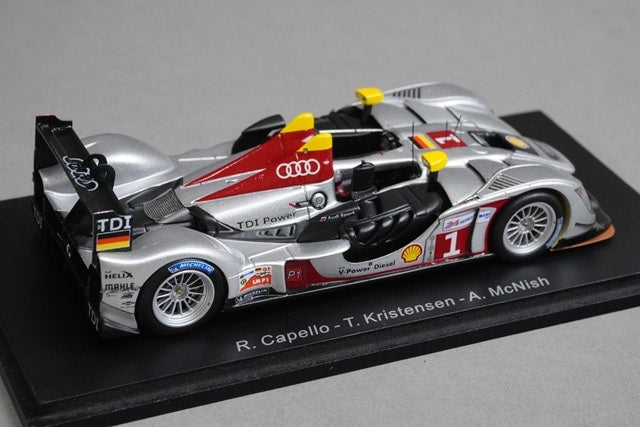 1:43 SPARK S0687 Audi R15 TDI Sports Team Joest Le Mans 3rd 2009 #1 model car