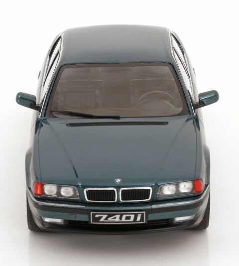 [ Pre-order ] KKDC180368 KK scale 1:18 BMW 740i E38 1994 Green Metallic