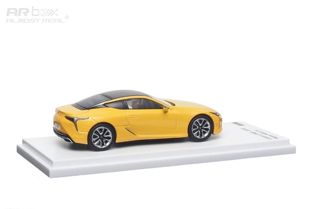 670304001 AR Box Almost Real Model 1:64 Lexus LC500 2018 Yellow model car