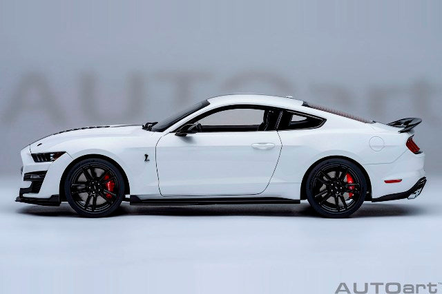[ Pre-order ] 73095 AUTOart 1:18 Ford Mustang Shelby GT500 (White with Black Stripes)