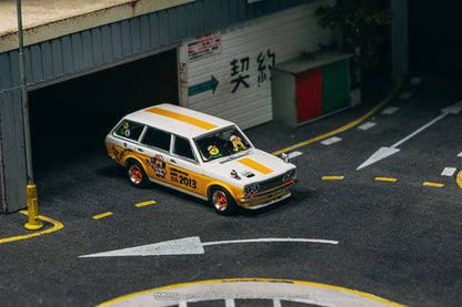T64G-026-ONP Tarmac Works 1:64 Datsun Bluebird 510 Wagon OHIGE no PON