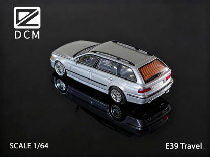 [ Pre-order ] DCM 1:64 E39 Touring Brilliant Silver
