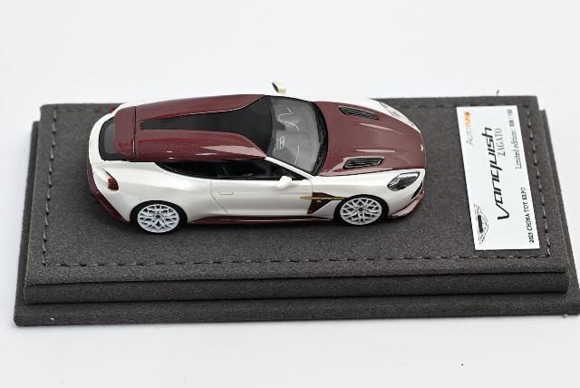 [ Pre-order ] Autotune Model 1:64 Aston Martin Vanquish Zagato Shooting Brake, Pearl White/Red Carbon Fiber