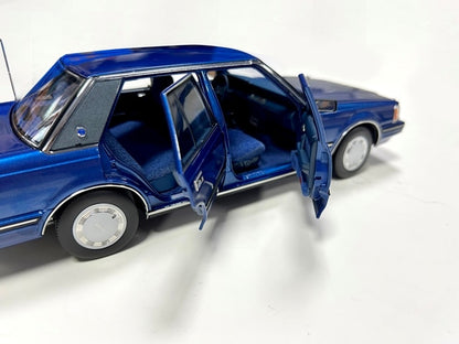 [ Pre-order ] 8251122DKB XiaoGuang MODEL 1:18 Scale Toyota Crown MS122 Deep Blue