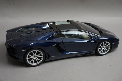 1:18 AUTOart 74698 Lamborghini Aventador LP700-4 Roadster Metallic Dark Blue model car