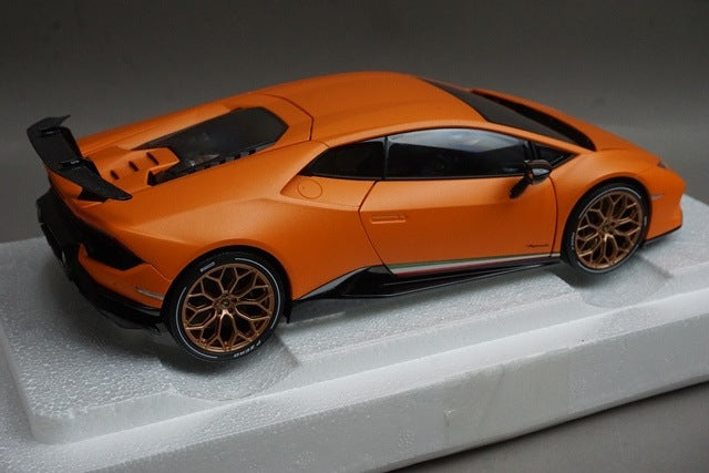 1:18 AUTOart 79152 Lamborghini Huracan Performante Matte Orange model car