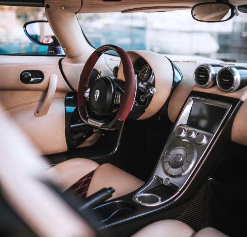 [ Pre-order ] KS-081-640 GCD Gaincorp Products 1:64 Toyota LC70 White Stickers (LHD)