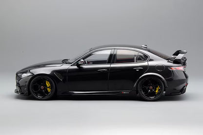 [ Pre-order ] M89013 MOTORHELIX 1:18 Alfa Romeo Giulia GTAm Carbon Fiber