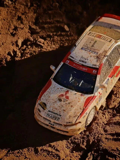 [ Pre-order ] Bliss Mold 1:64 Mitsubishi Galant Mk8 VR4 White Rally #1 Dirty Mud Splash