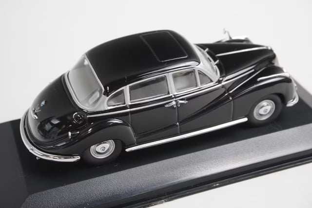 1:43 MINICHAMPS 430022401 BMW 502 V8 Limousine Black