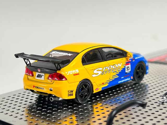 M90308DZ-SAE MOTORHELIX 1:64 Honda Civic TYPE R (FD2) + 1:18 Kseries Engine Spoon Customized Frame Display Model