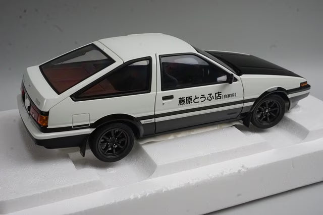1:18 AUTOart 78786 Toyota Sprinter Trueno (AE86) Initial D Project D Final Version