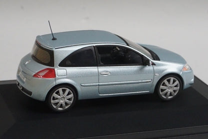 1:43 Universal Hobbies E2051 Renault Sport Megane Metallic Silver