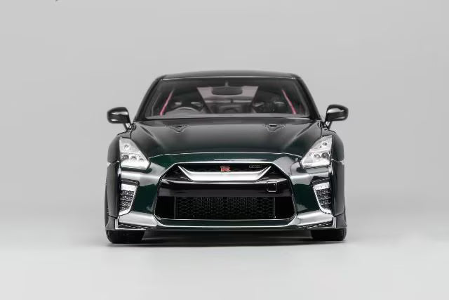 M83516 MOTORHELIX 1:18 Nissan GT-R (R35) Track Edition Engineered by NISMO T-Spec 2022 Midnight Purple